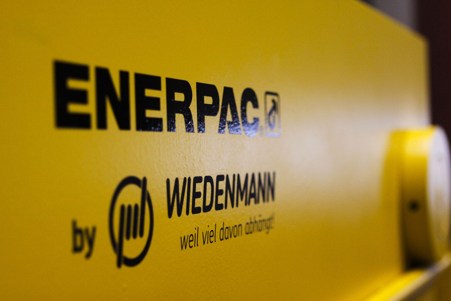ENERPAC by WIEDENMANN Seile – Hochwertige Hydrauliklösungen mit Präzision und Qualität.