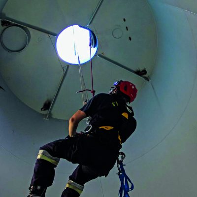 Mann hängt im Silo am Trainingsturm Marktsteft