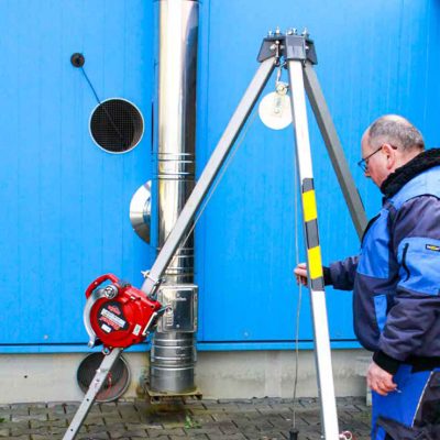3M Protecta AM100 Dreibein Aufbau mit Person